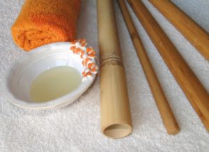 Masáž bambusovými tyčemi